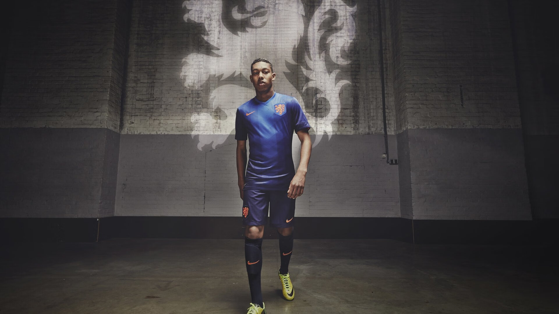 【马克·塞尔比】防守策略专家，赛场上的铁壁屏障，马克·塞尔比妻子